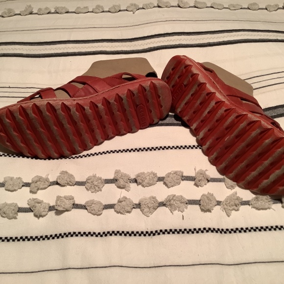 COPY - Born sandals red,size 9 /40.5 - Picture 2 of 4